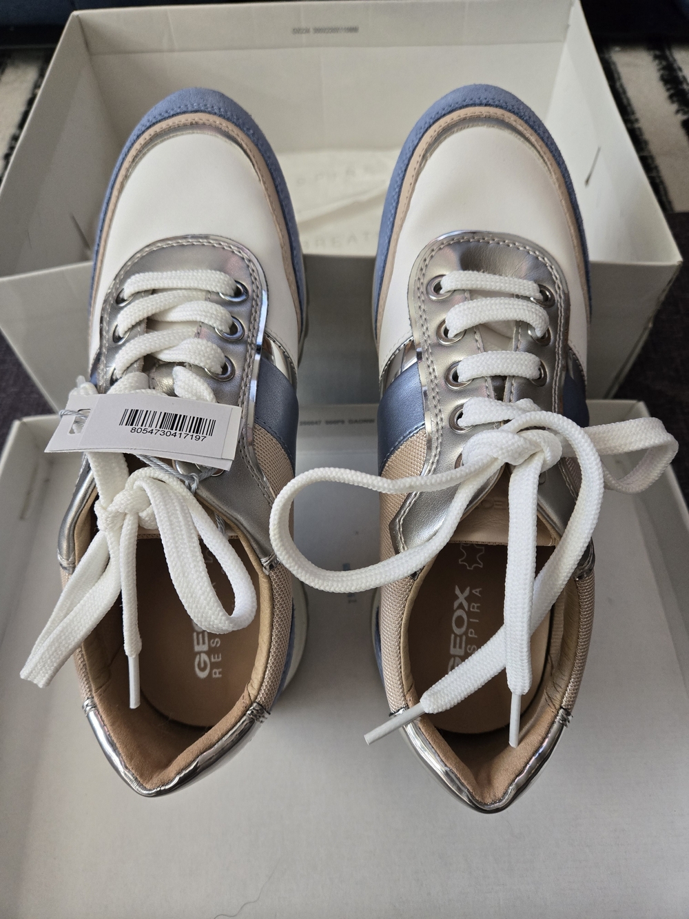 Geox size 36 White, Blue & Beige Metallic Trim Sneakers